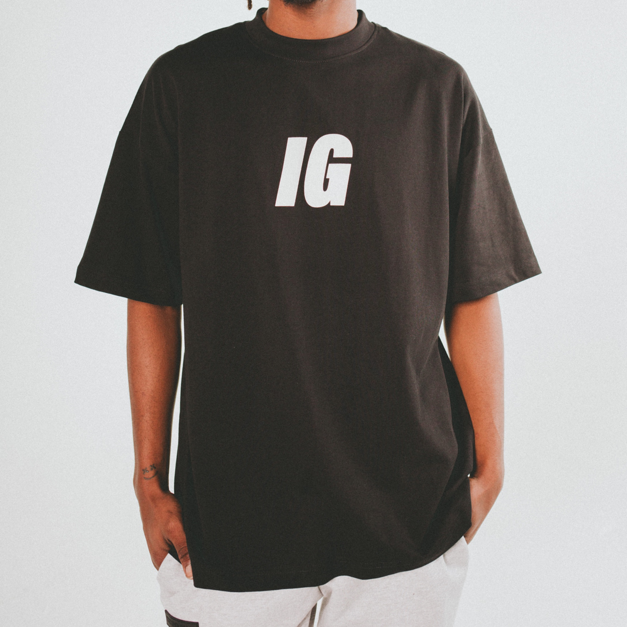 Black heavyweight tee